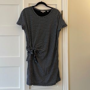 Vince navy and white striped knotted t-shirt dress lined L